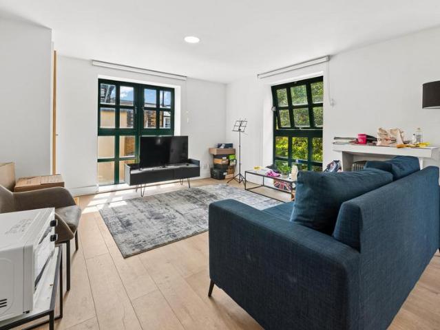 Flat for sale in Blackwall, Greater London