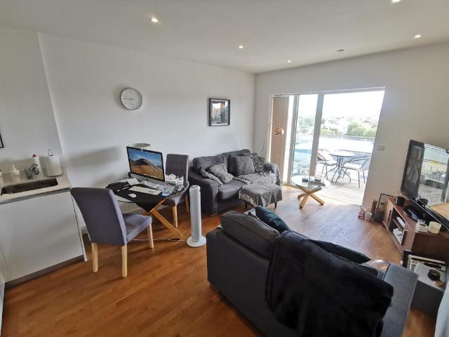 Flat for sale in Glyndon, Plumstead