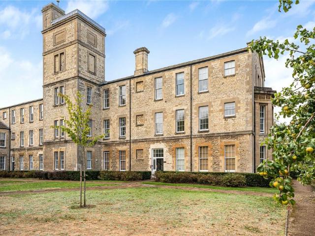 Flat for sale in Littlemore Park, Oxford