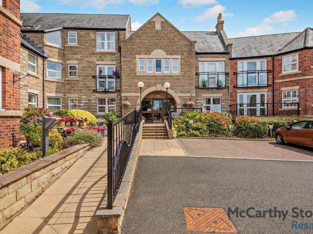 Flat for sale in Alnwick, Northumberland