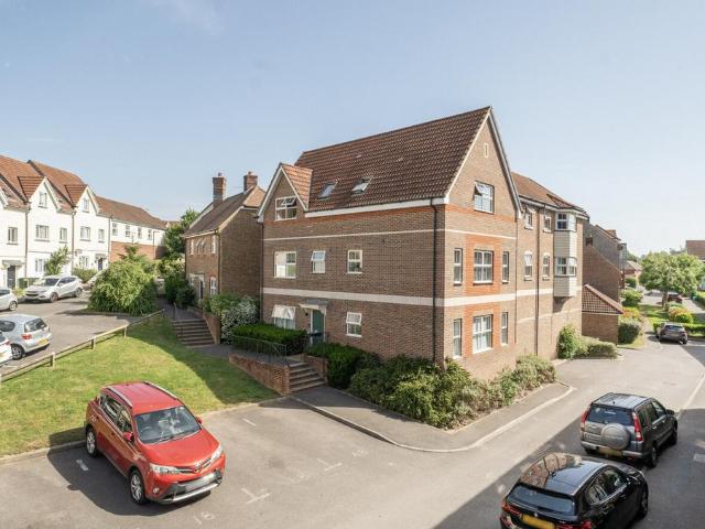 Flat for sale in Marehill, Horsham
