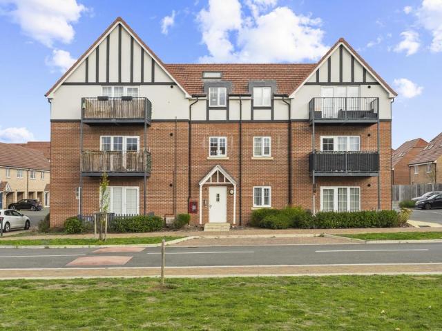 Flat for sale in Gilden Park, Harlow
