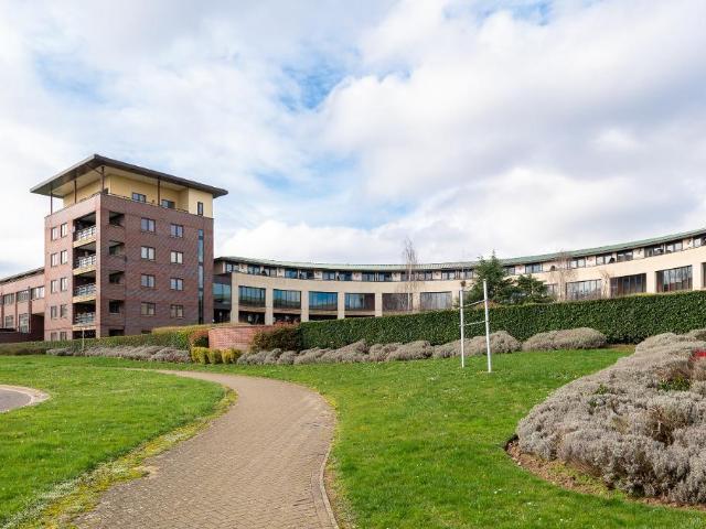 Flat for sale in Milton Keynes