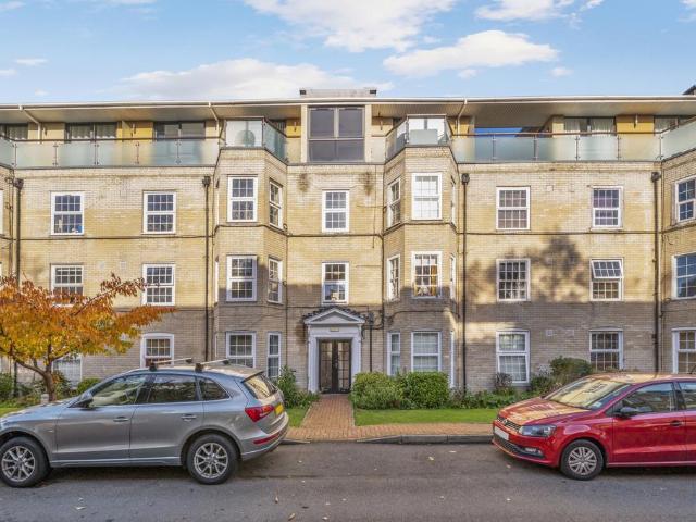Flat for sale in London Borough of Merton, Greater London