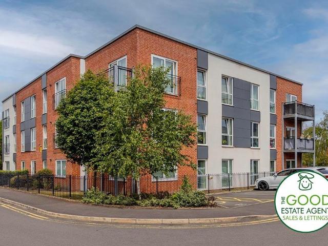 Flat for sale in Wythenshawe, Manchester