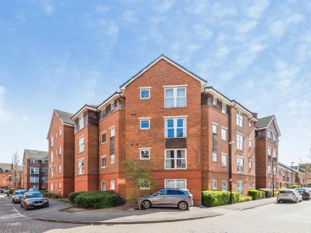 Flat for sale in Rodbourne, Swindon