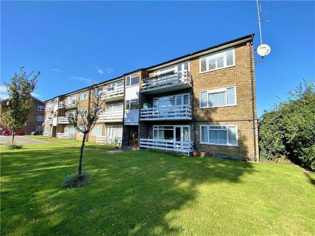 Flat for sale in Whitton, Greater London
