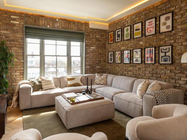 Flat for sale in Chalk Farm, Greater London