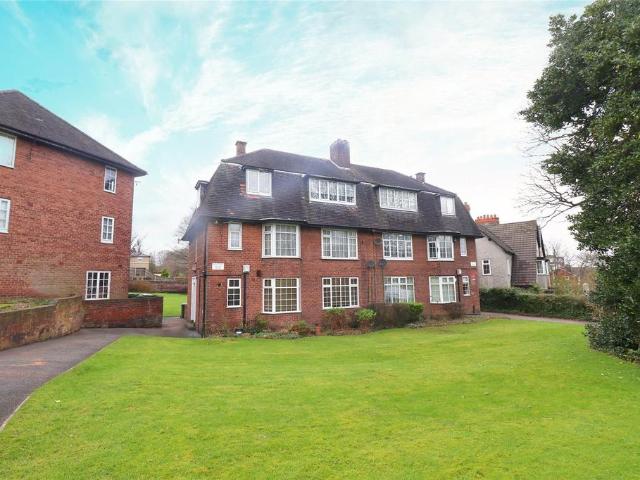 Flat for sale in Claughton, Wirral