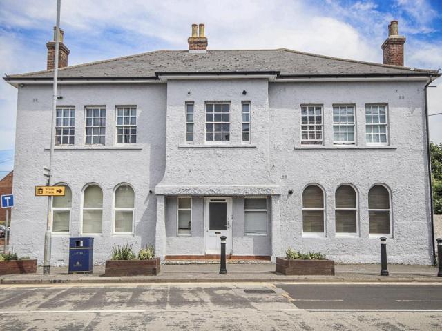 Flat for sale in Midway, Kent