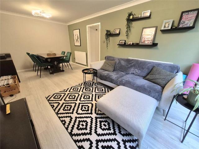 Flat for sale in Lansdowne, Charminster