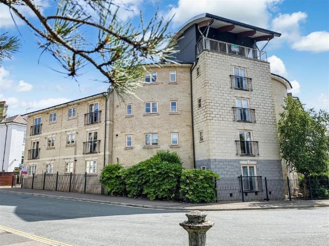 Flat for sale in East Bank, Norfolk