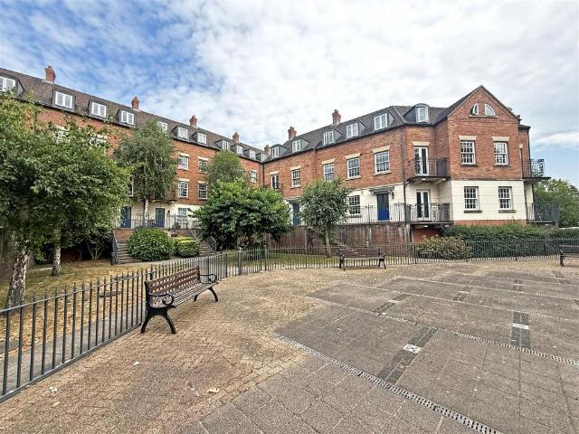 Flat for sale in Greenfields, Frankwell