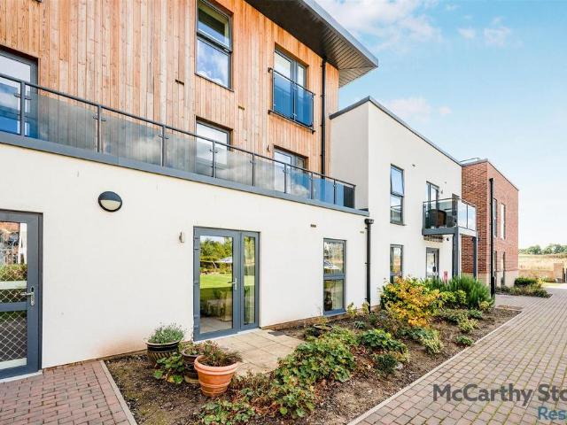 Flat for sale in Stratford-upon-Avon, Alderminster