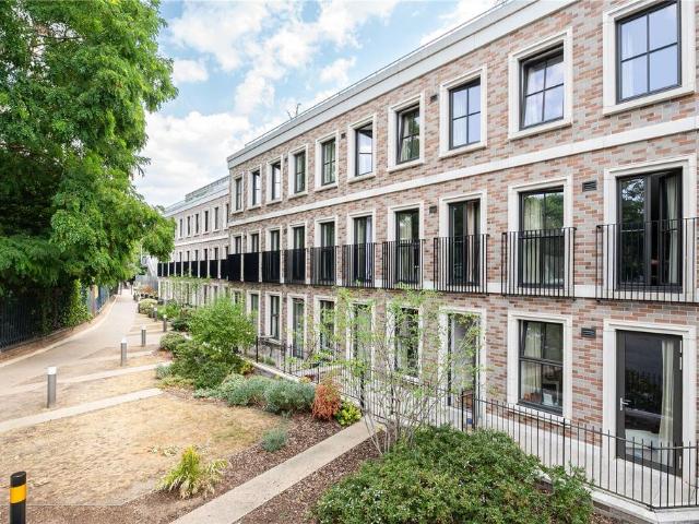 Flat for sale in St Margarets, Greater London