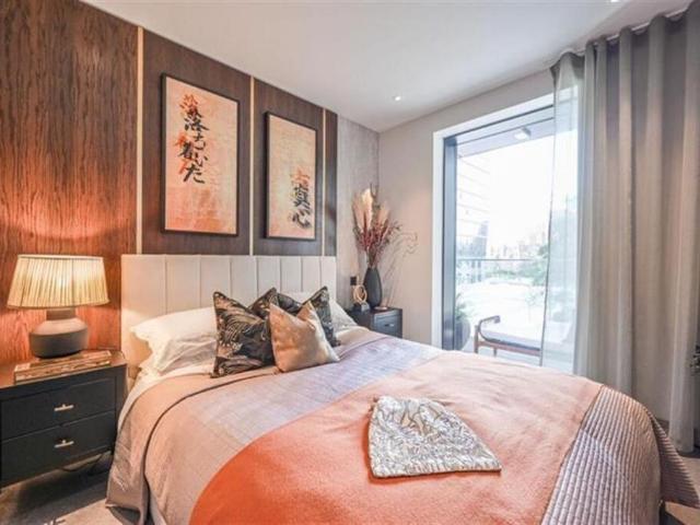 Flat for sale in St. George in the East, Greater London