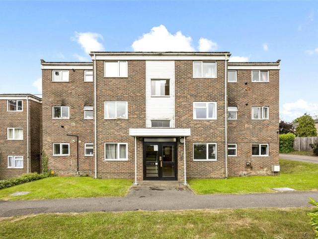 Flat for sale in Perryfields, West Sussex