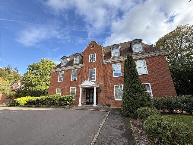 Flat for sale in Sunningdale, Windsor and Maidenhead