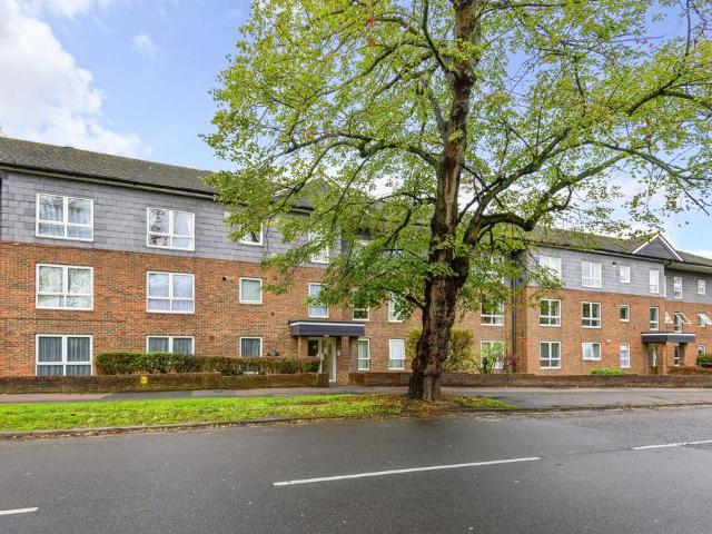 Flat for sale in Cuddington, Surrey
