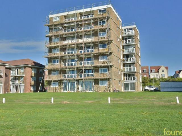 Flat for sale in Pebsham, Heathlands