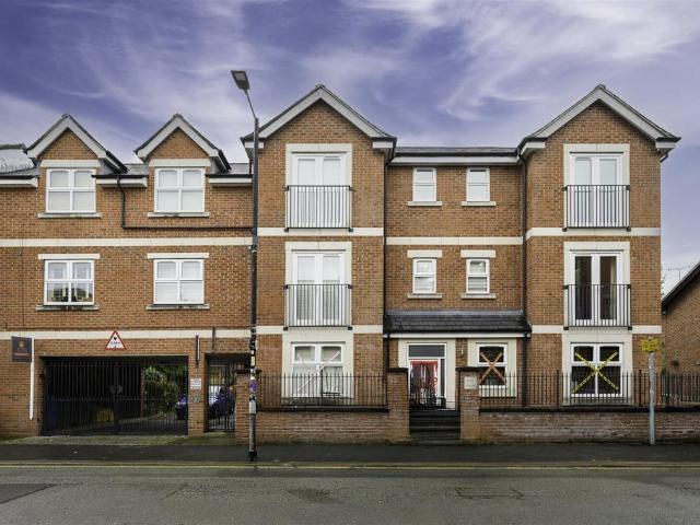 Flat for sale in Georgia, Greater Manchester