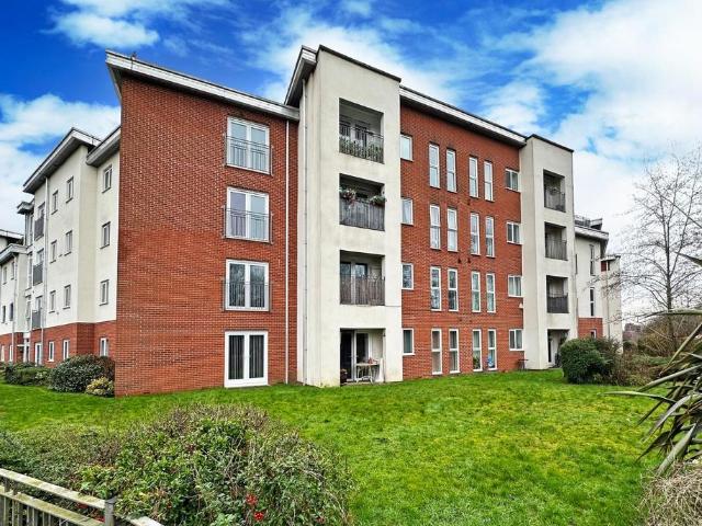 Flat for sale in Broadheath, Trafford Park