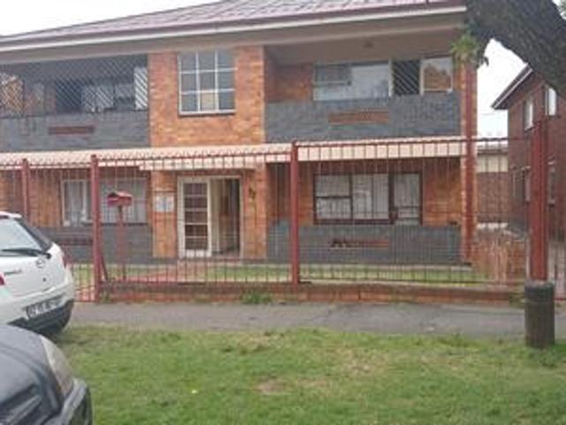 Apartment for sale in Vosloorus, Gauteng