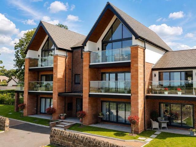 Flat for sale in Heswall, Wirral