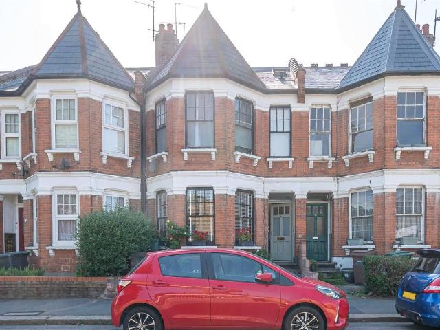 Flat for sale in Hornsey, Greater London