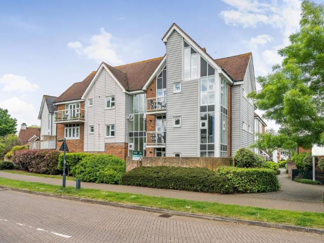 Flat for sale in Bourne Vale, Kent
