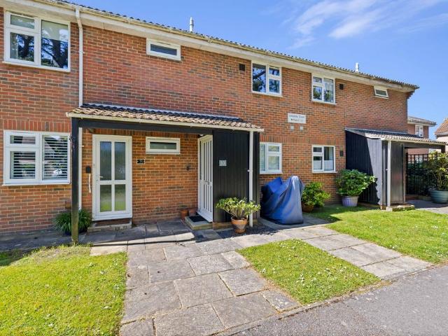 Flat for sale in Rose Green, Clapham