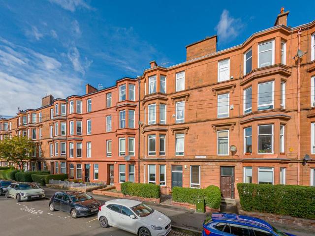 Flat for sale in Shawmoss, Glasgow