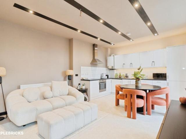 Flat for sale in Belle Grove, Greater London