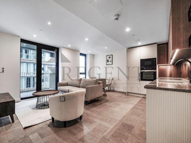 Flat for sale in St. George in the East, Wapping