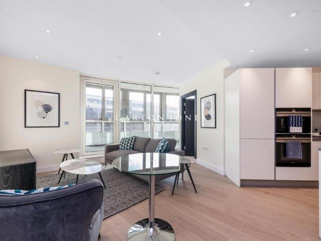 Flat for sale in Nine Elms, Greater London