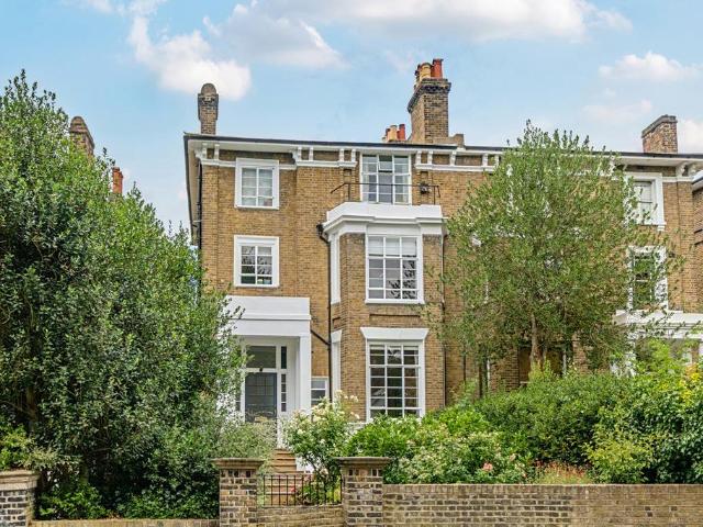 Flat for sale in London Borough of Lewisham, Blackheath