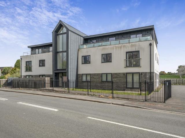 Flat for sale in Feckenham, City Of Bristol