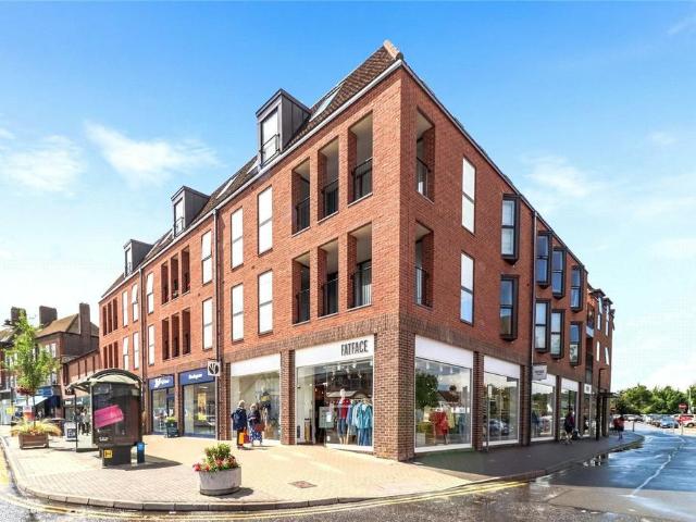 Flat for sale in Amersham