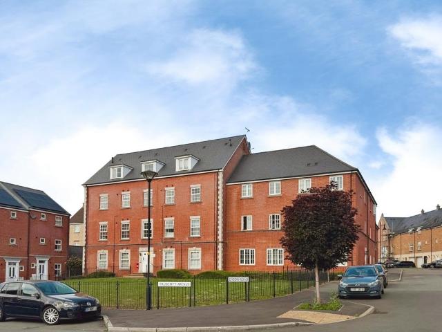 Flat for sale in Redhouse, Abbey Mead