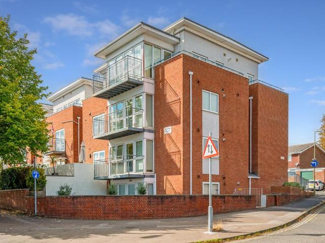 Flat for sale in West End, Fareham