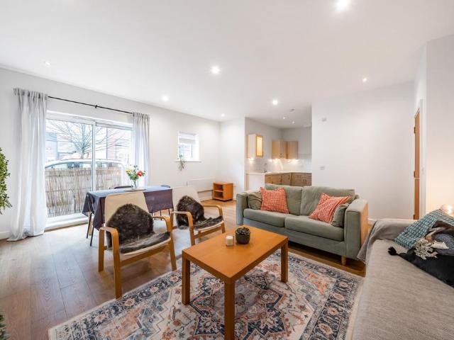 Flat for sale in London Borough of Lewisham, Greater London