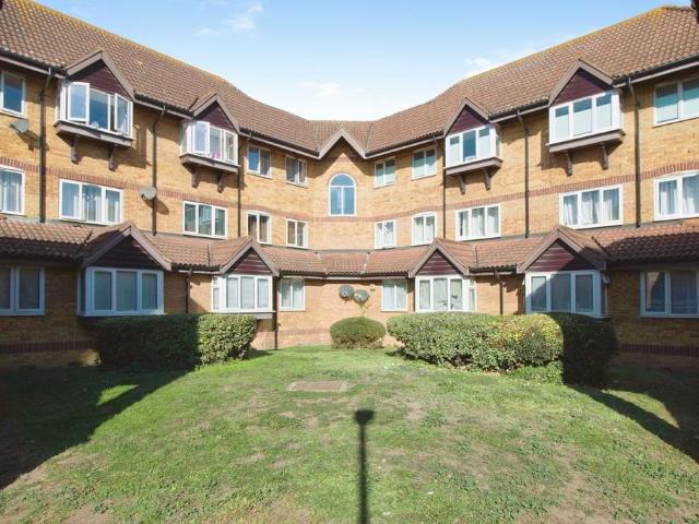 Flat for sale in London Borough of Bexley, Greater London