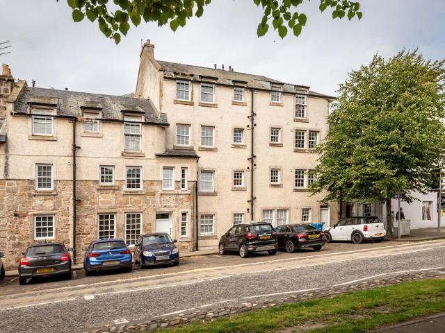 Flat for sale in St Andrews, Scotland