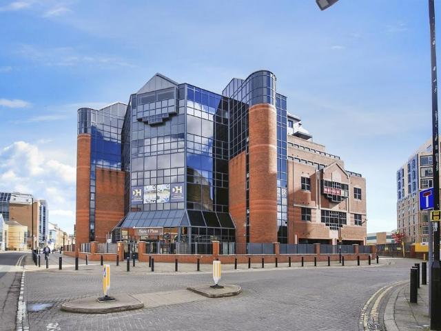 Flat for sale in Eastgate, Peterborough