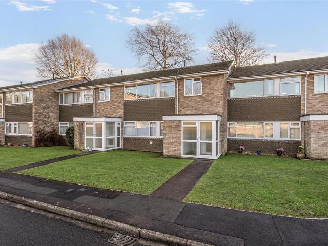 Flat for sale in Keynsham, West of England