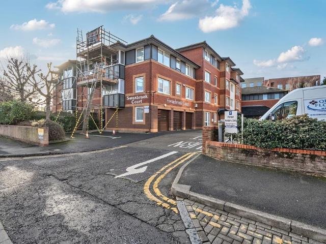Flat for sale in Fishery, Maidenhead