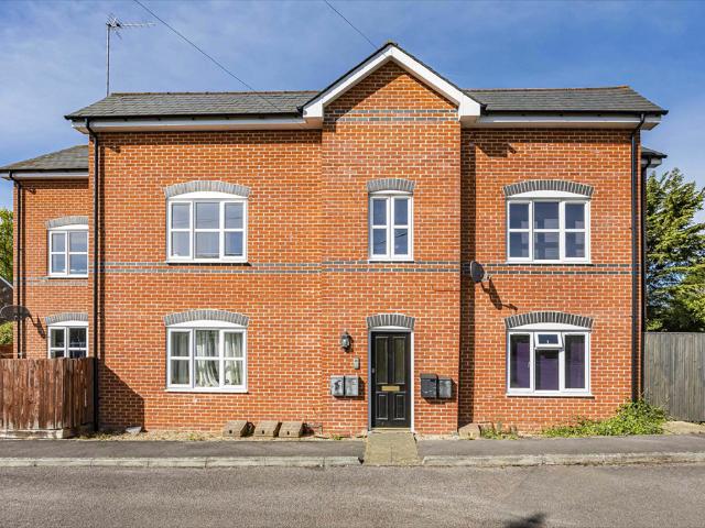 Flat for sale in Berrick Salome, Oxfordshire