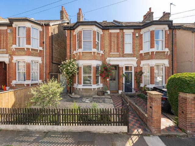 Flat for sale in Kings Farm, Hamerton
