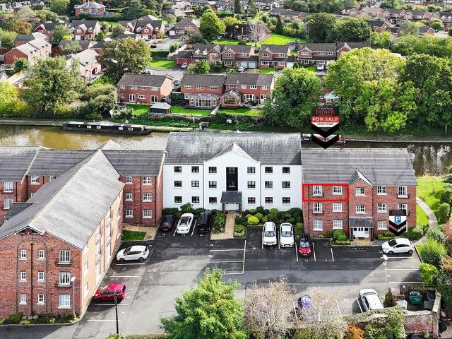 Flat for sale in Hightown, Congleton