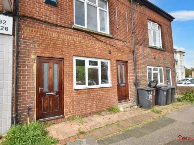 Flat for sale in Jarvis Brook, Cross In Hand